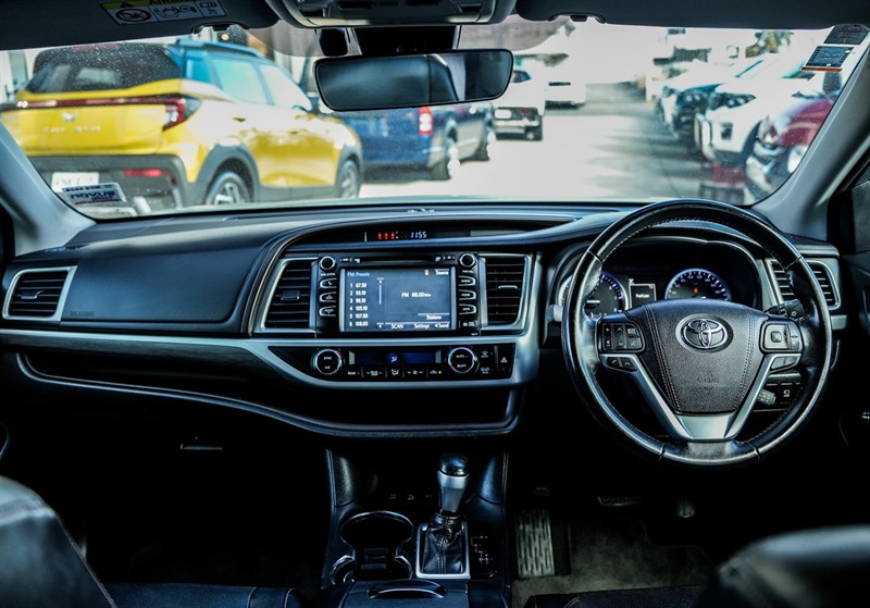 2021 Toyota Highlander - Thumbnail