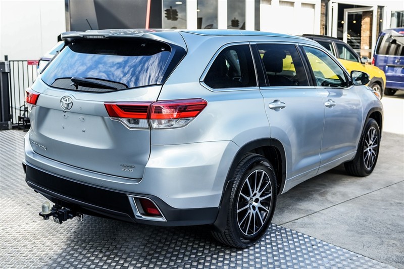 2021 Toyota Highlander - Thumbnail