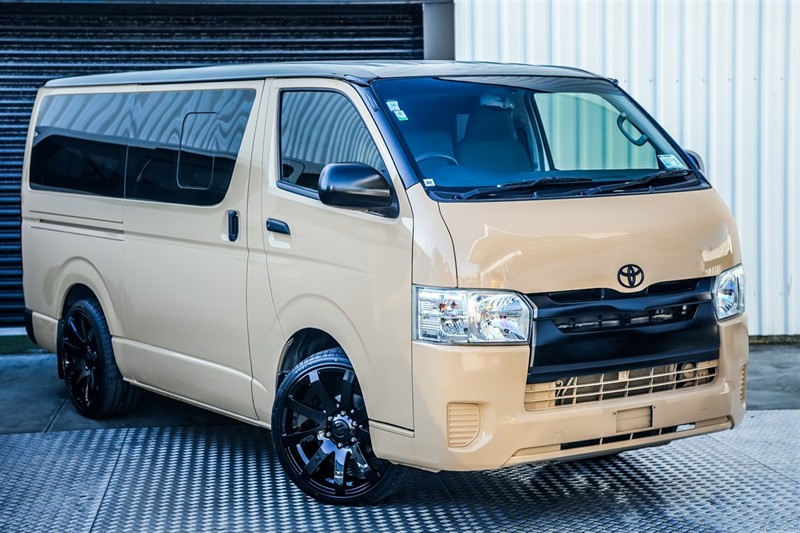 2014 Toyota Hiace (11-Seater)