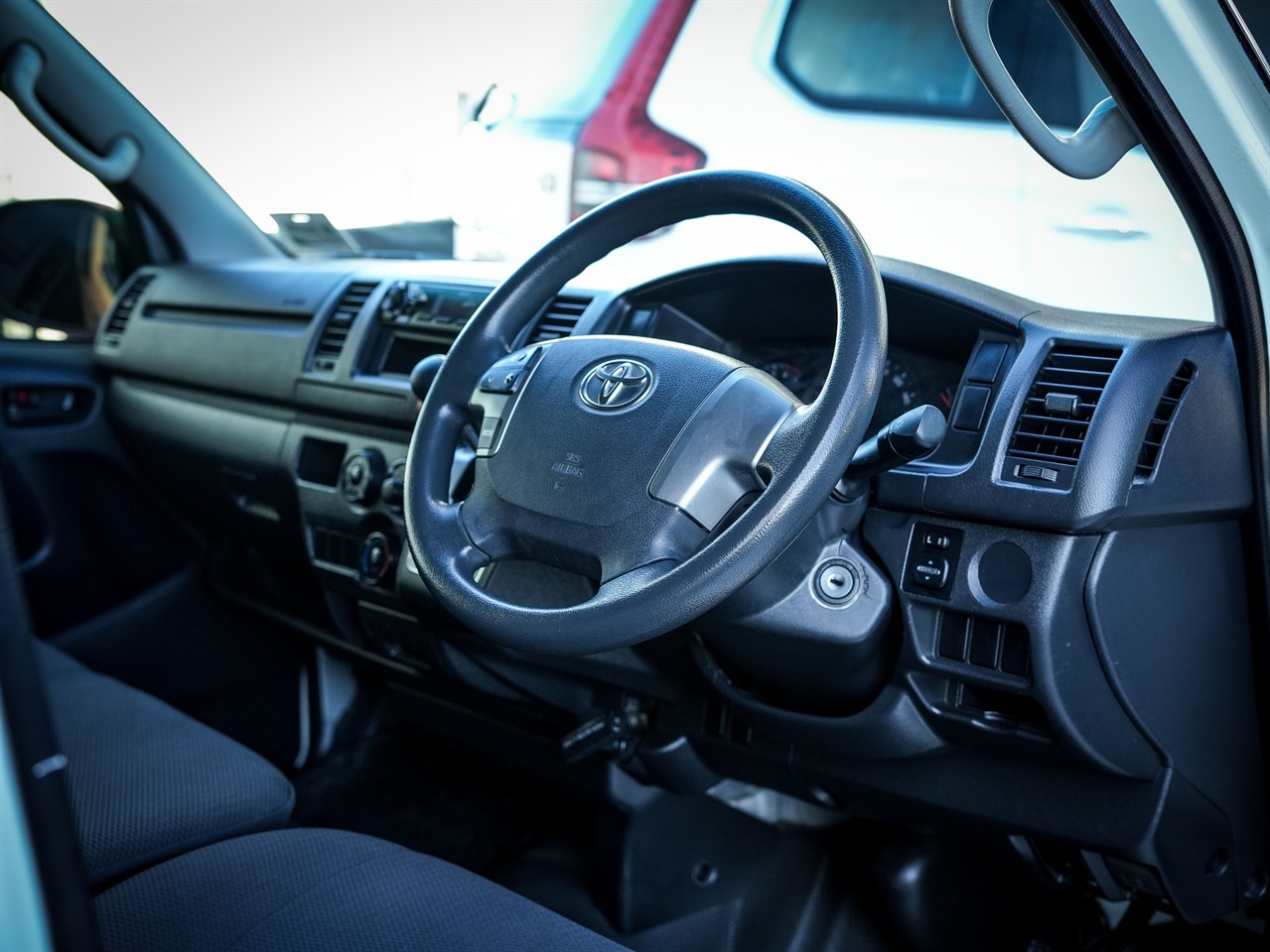 2014 Toyota Hiace (11-Seater)