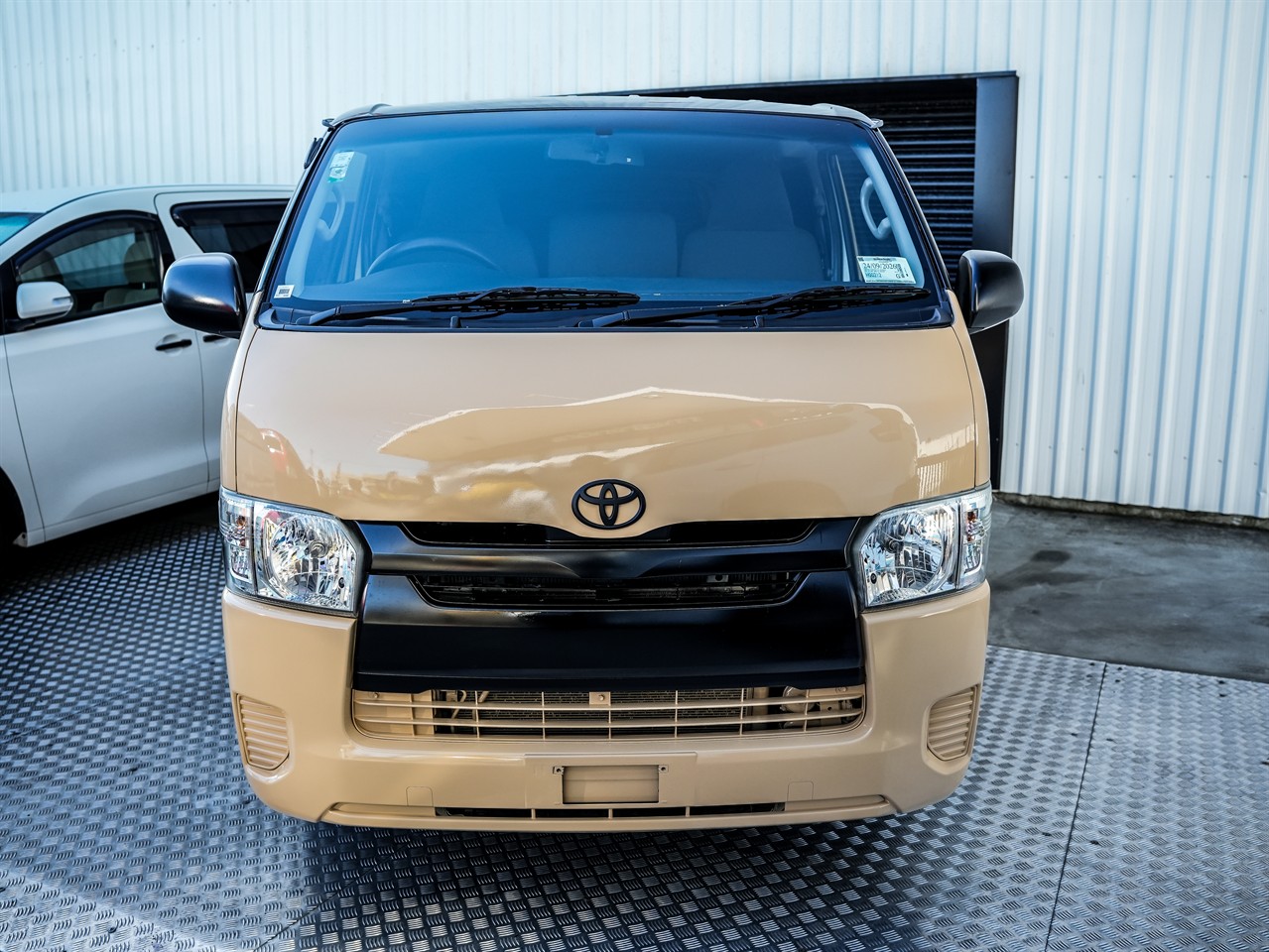 2014 Toyota Hiace (11-Seater)