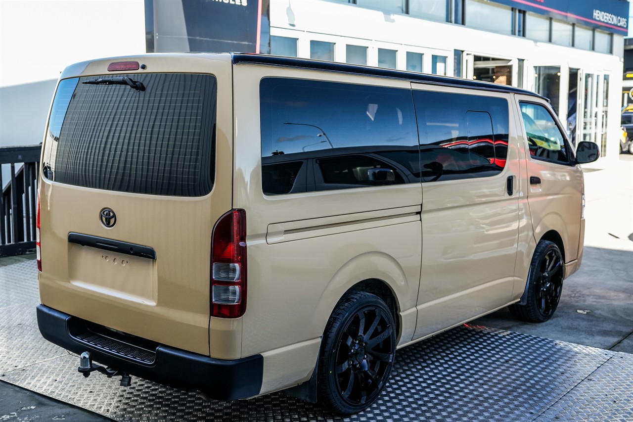 2014 Toyota Hiace (11-Seater)