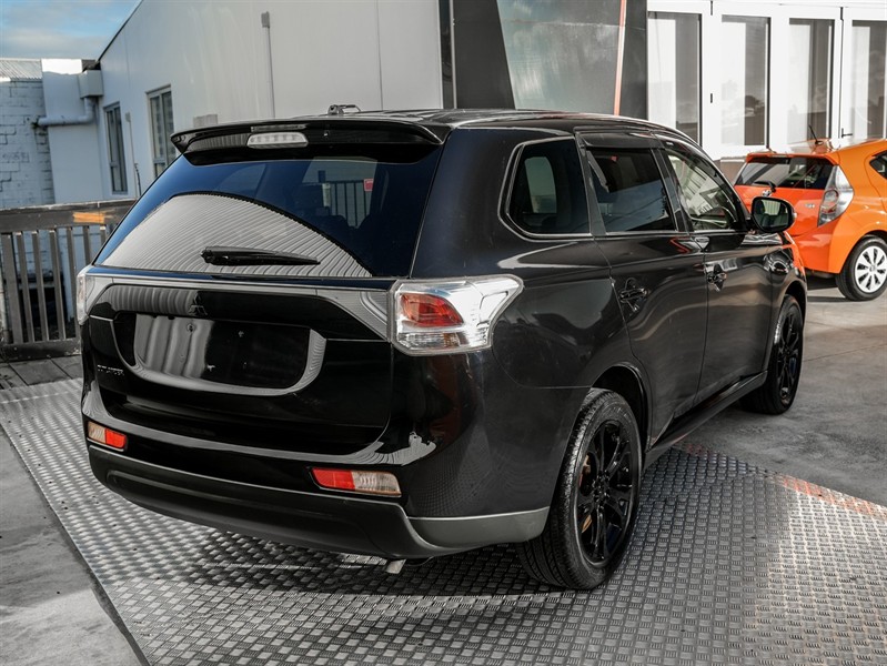 2012 Mitsubishi Outlander - Thumbnail