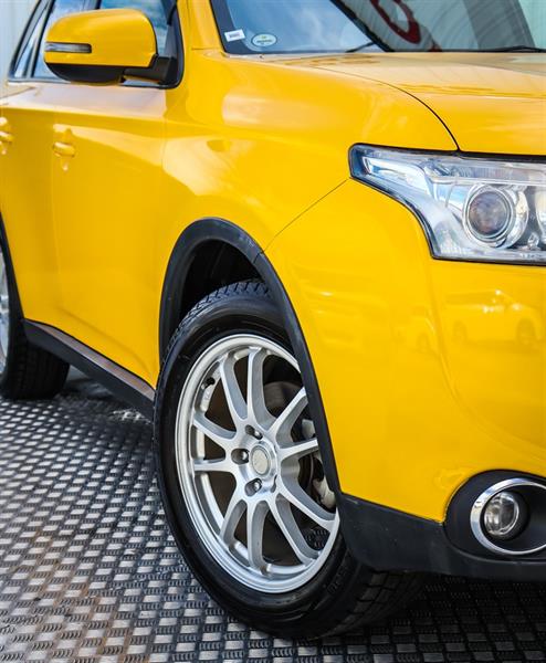 2015 Mitsubishi Outlander - Thumbnail