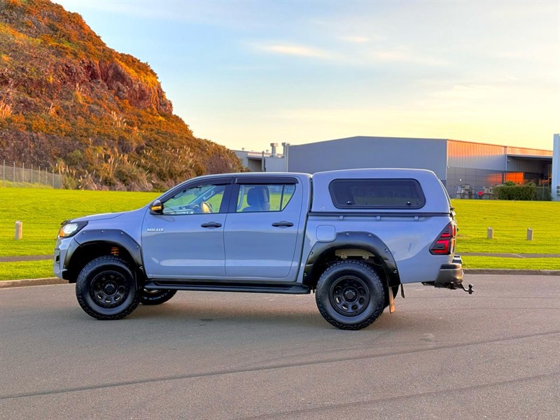 2020 Toyota Hilux - Thumbnail