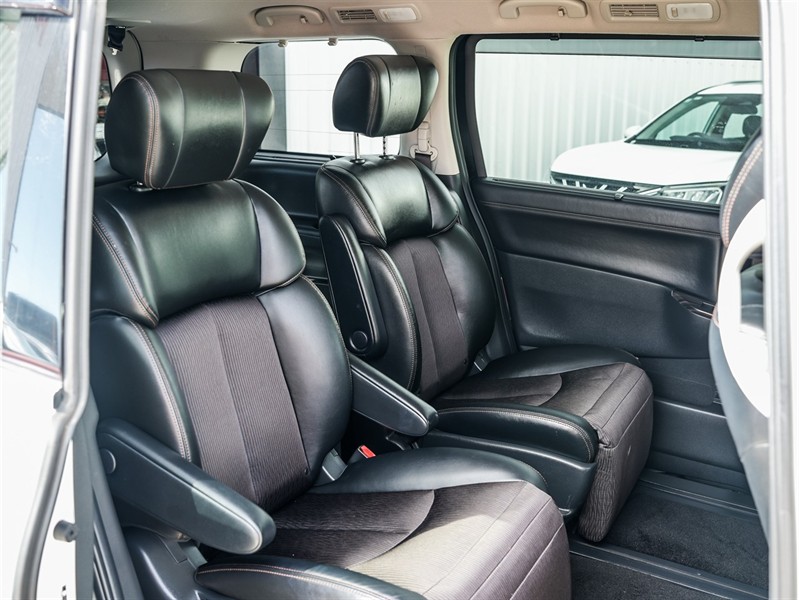 2018 Nissan Elgrand - Thumbnail