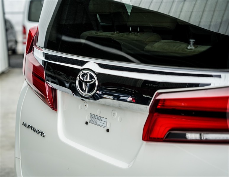 2023 Toyota Alphard - Thumbnail