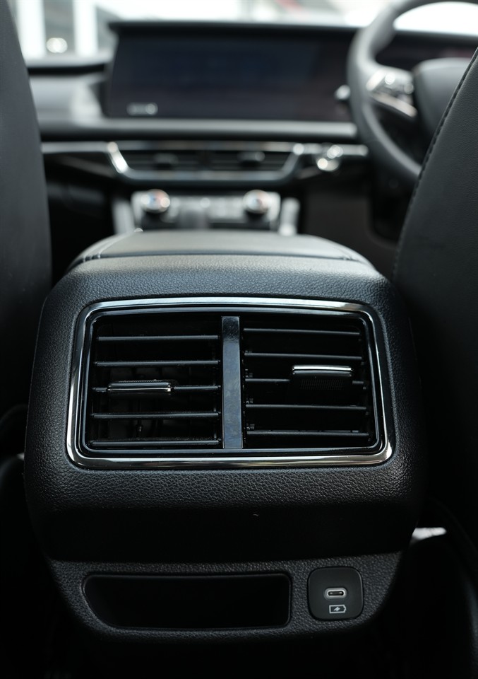 2026 Mahindra XUV700