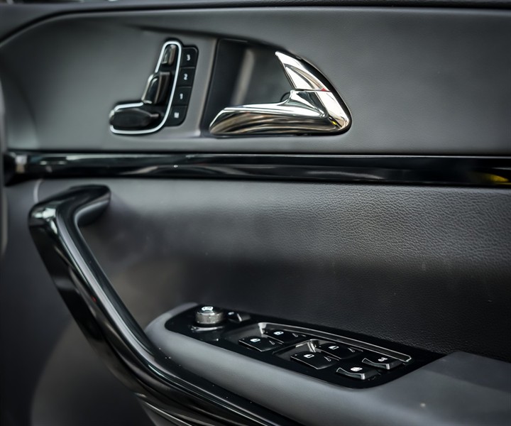 2026 Mahindra XUV700 - Thumbnail