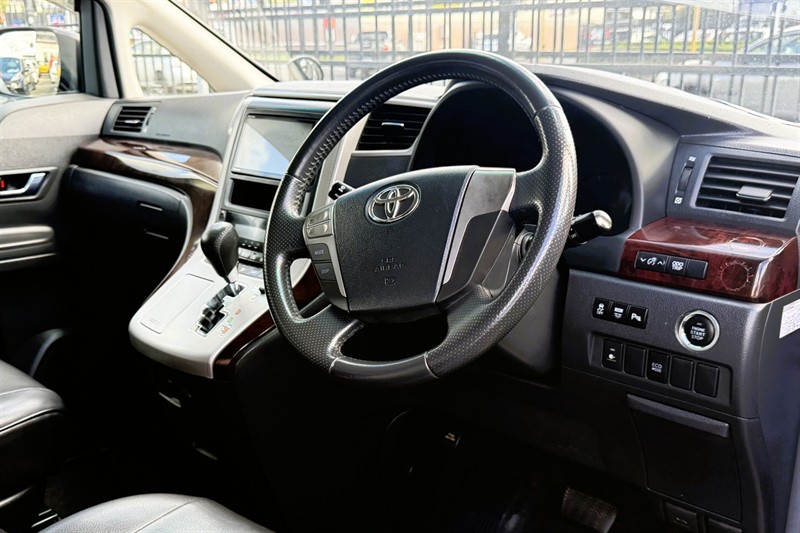2013 Toyota Vellfire - Thumbnail