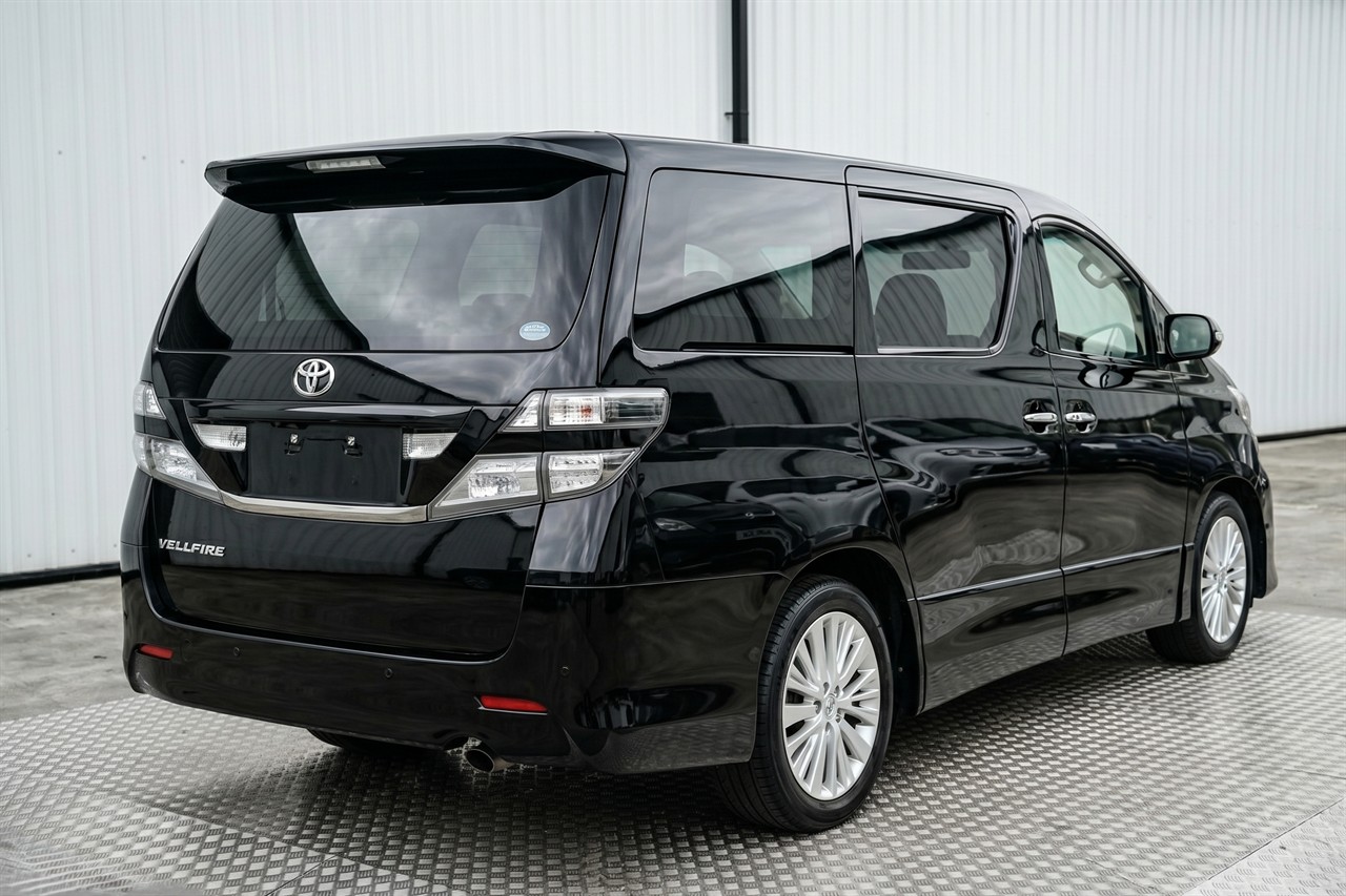 2013 Toyota Vellfire