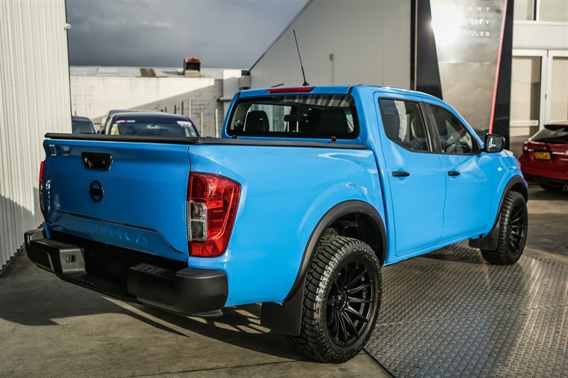 2021 Nissan Navara - Thumbnail