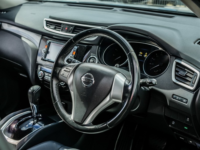 2015 Nissan X-TRAIL - Thumbnail