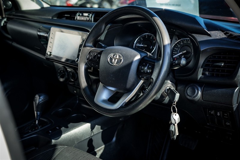 2023 Toyota Hilux - Thumbnail