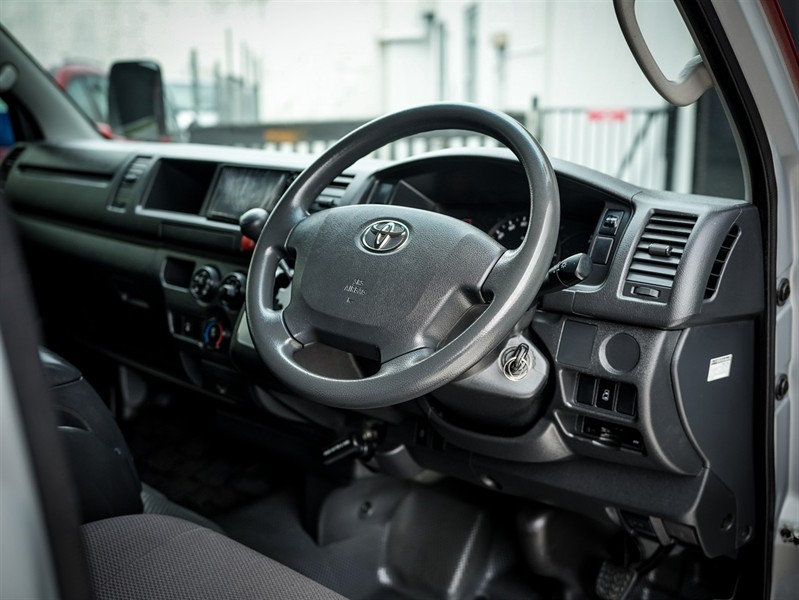2016 Toyota Hiace - Thumbnail
