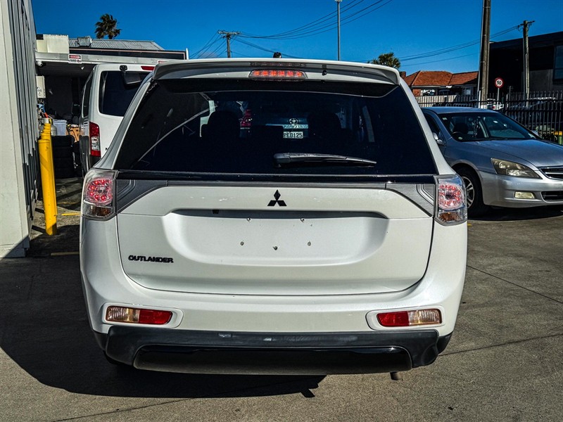 2015 Mitsubishi Outlander - Thumbnail
