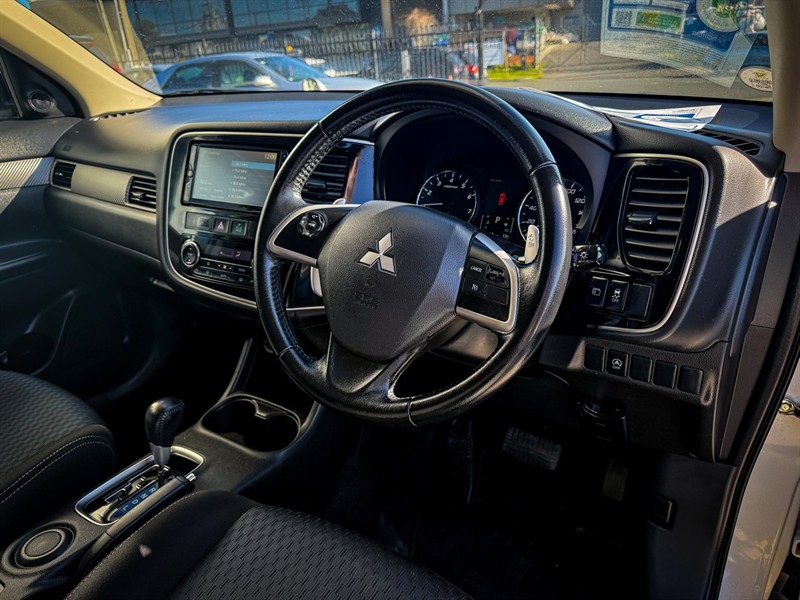 2015 Mitsubishi Outlander - Thumbnail