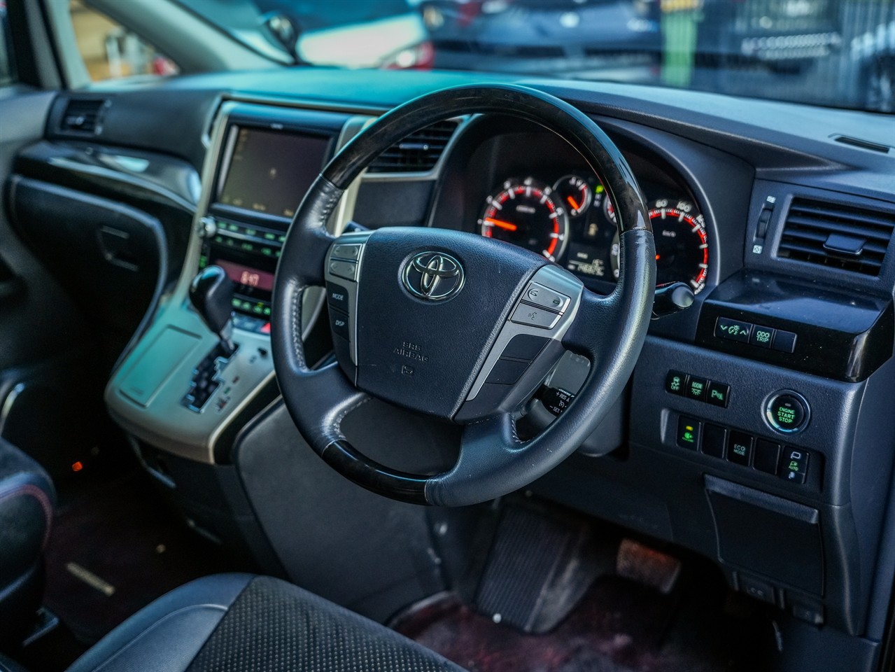 2014 Toyota Vellfire