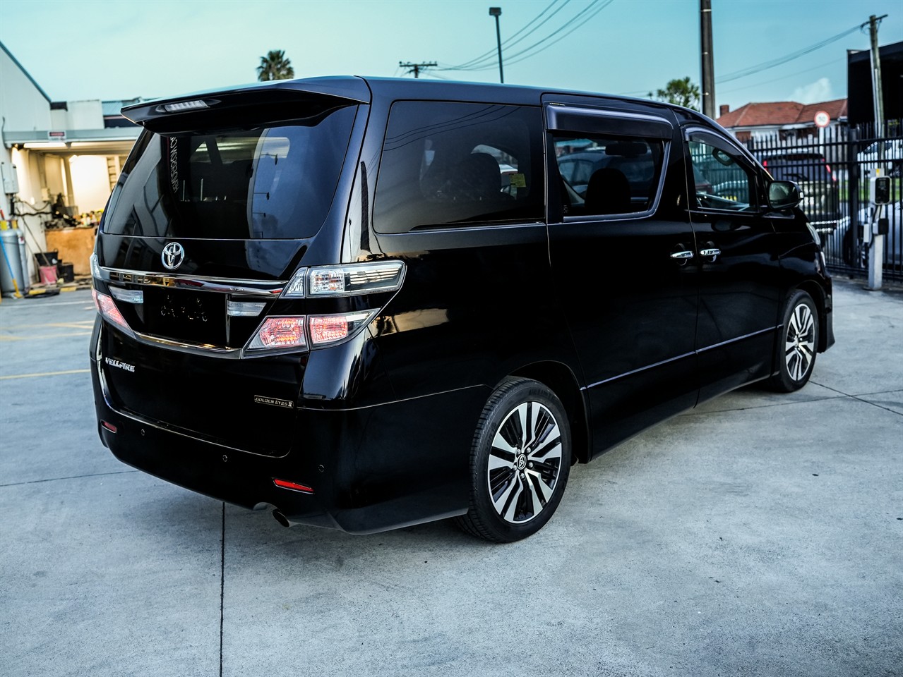 2014 Toyota Vellfire