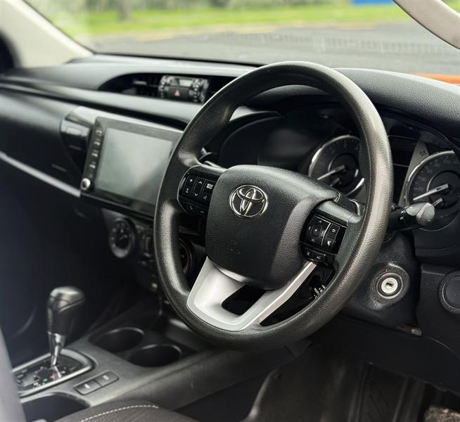 2022 Toyota Hilux - Thumbnail