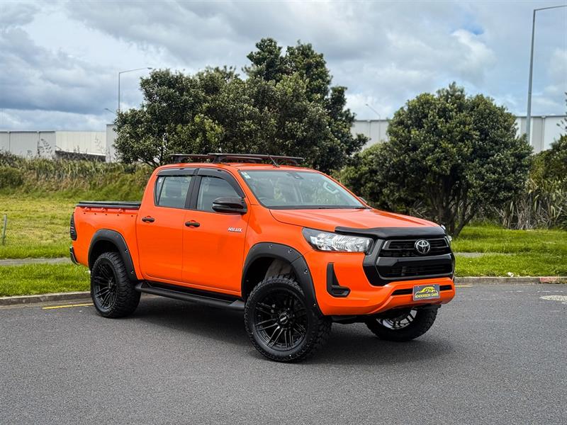 2022 Toyota Hilux - Thumbnail