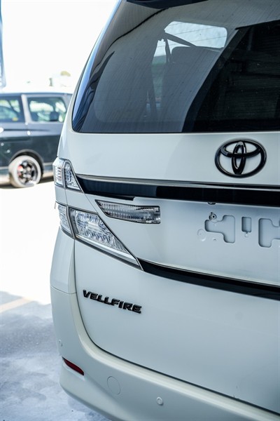 2014 Toyota Vellfire - Thumbnail