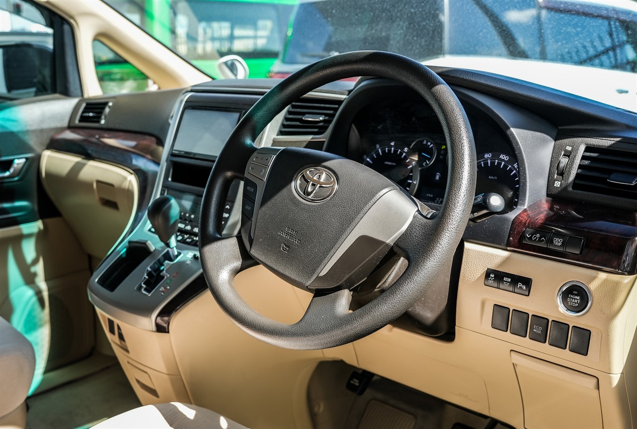 2014 Toyota Vellfire